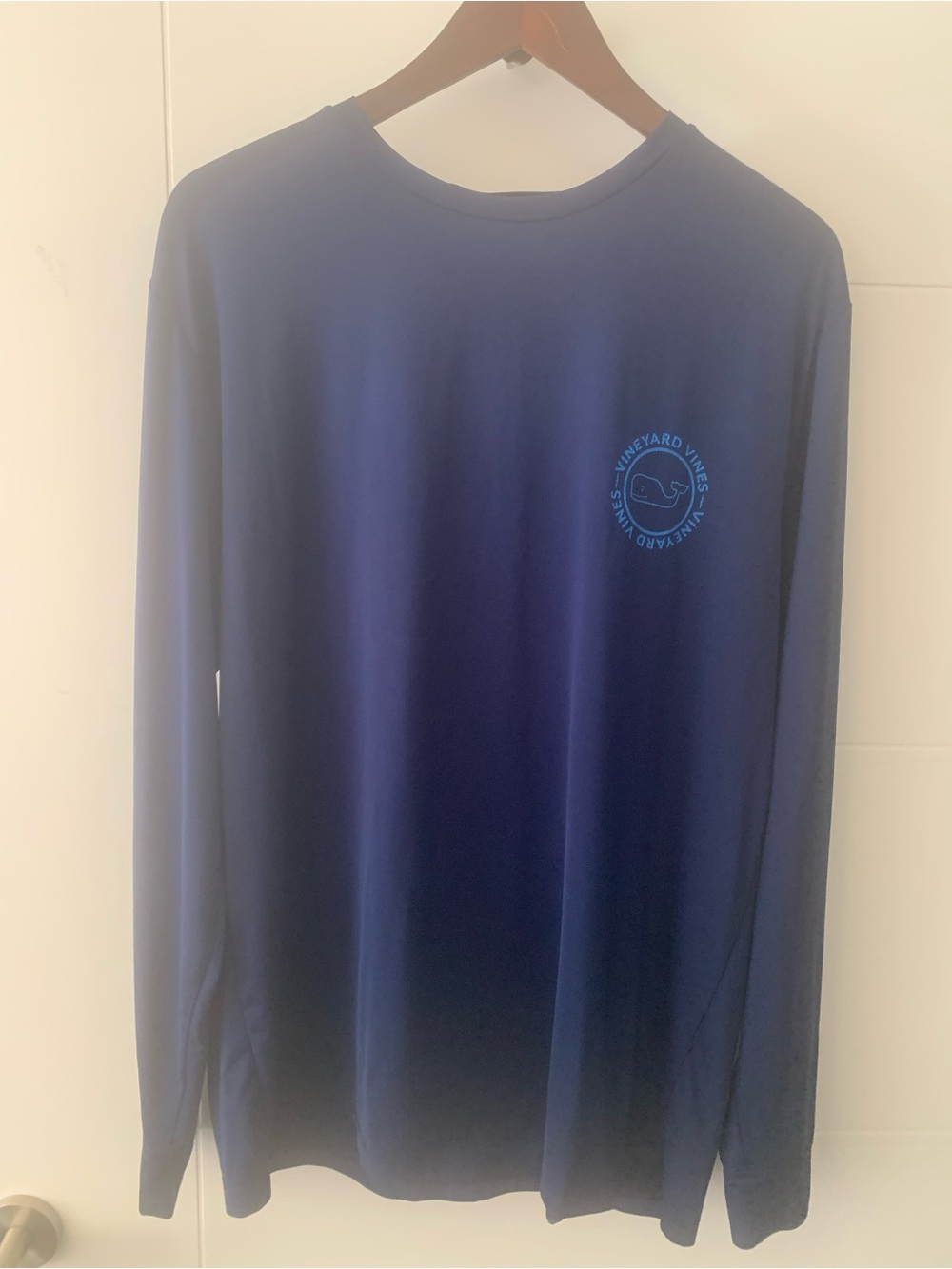 Vineyard Vines Men’s Long-Sleeve Blue Crew Tee A9